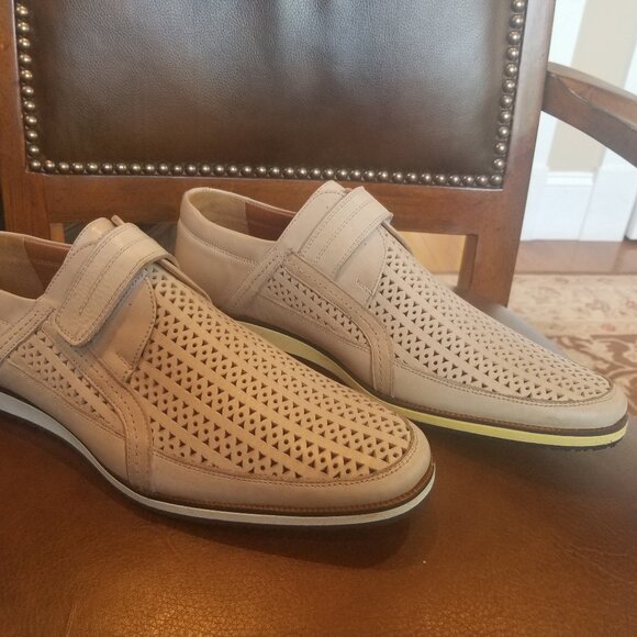 New and Unworn Mens Loafers - Picture 2 of 6